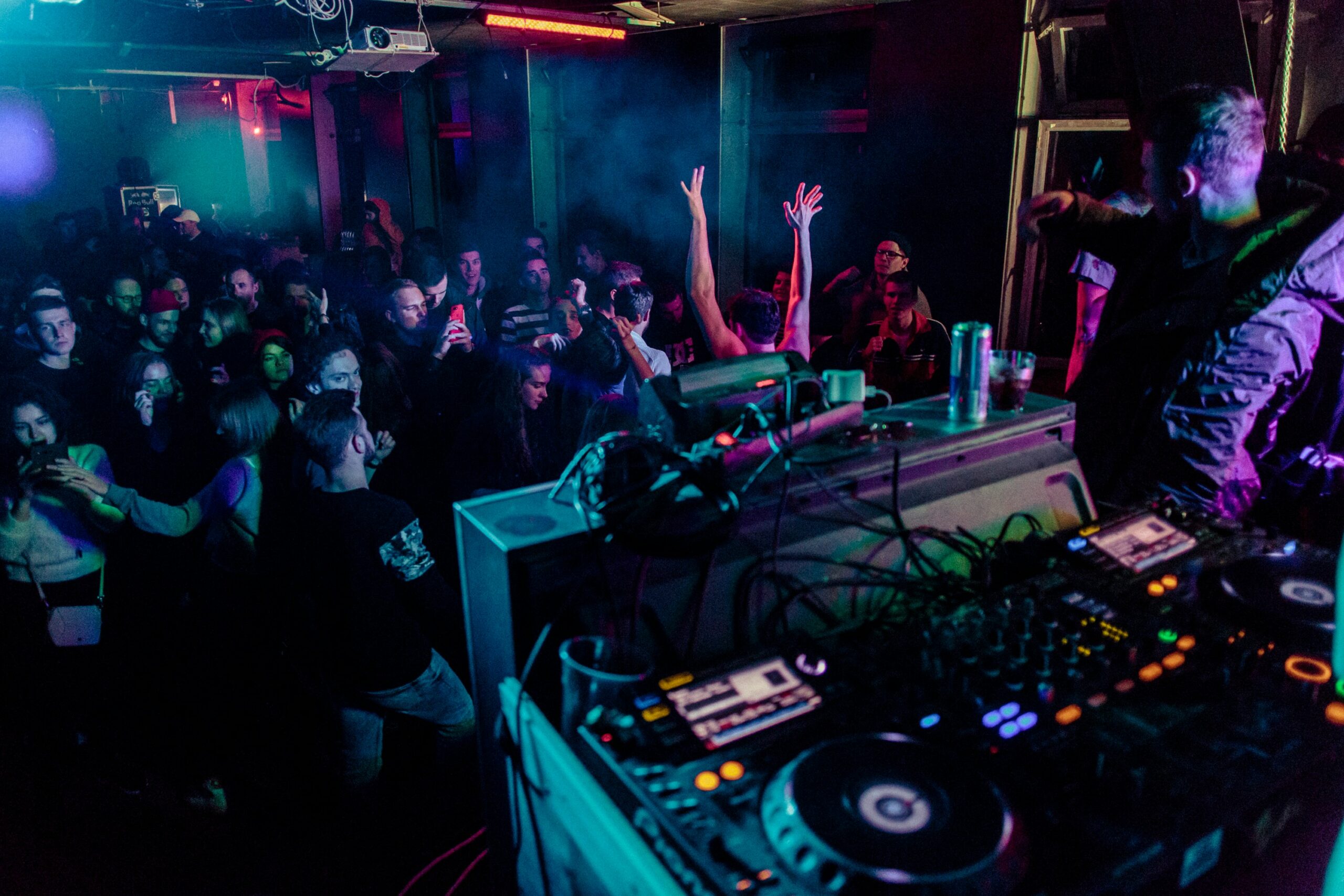 aleksandr popov DPspiXW2zWg unsplash
